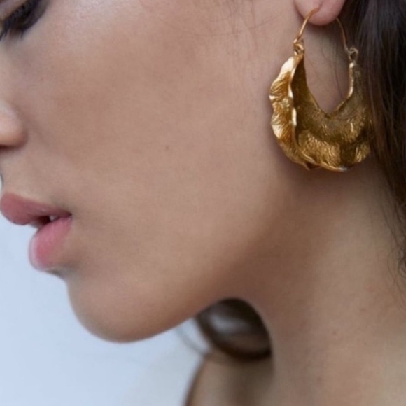 Zara Gold Crescent Hoop Earrings - Picture 3 of 11